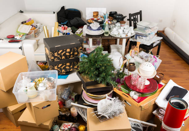 decluttering before selling home
